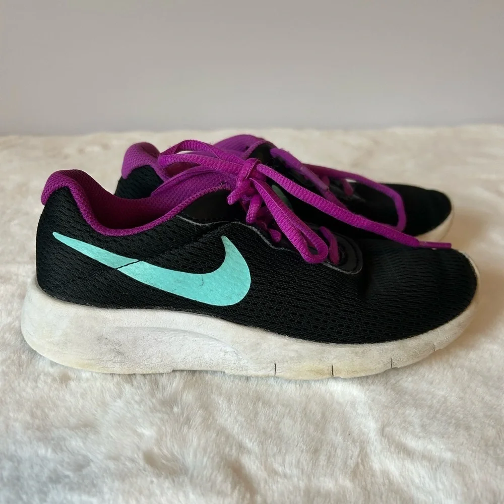 Nike Youth Tanjun Sneakers Black Purple Teal Swoosh Size 1.5